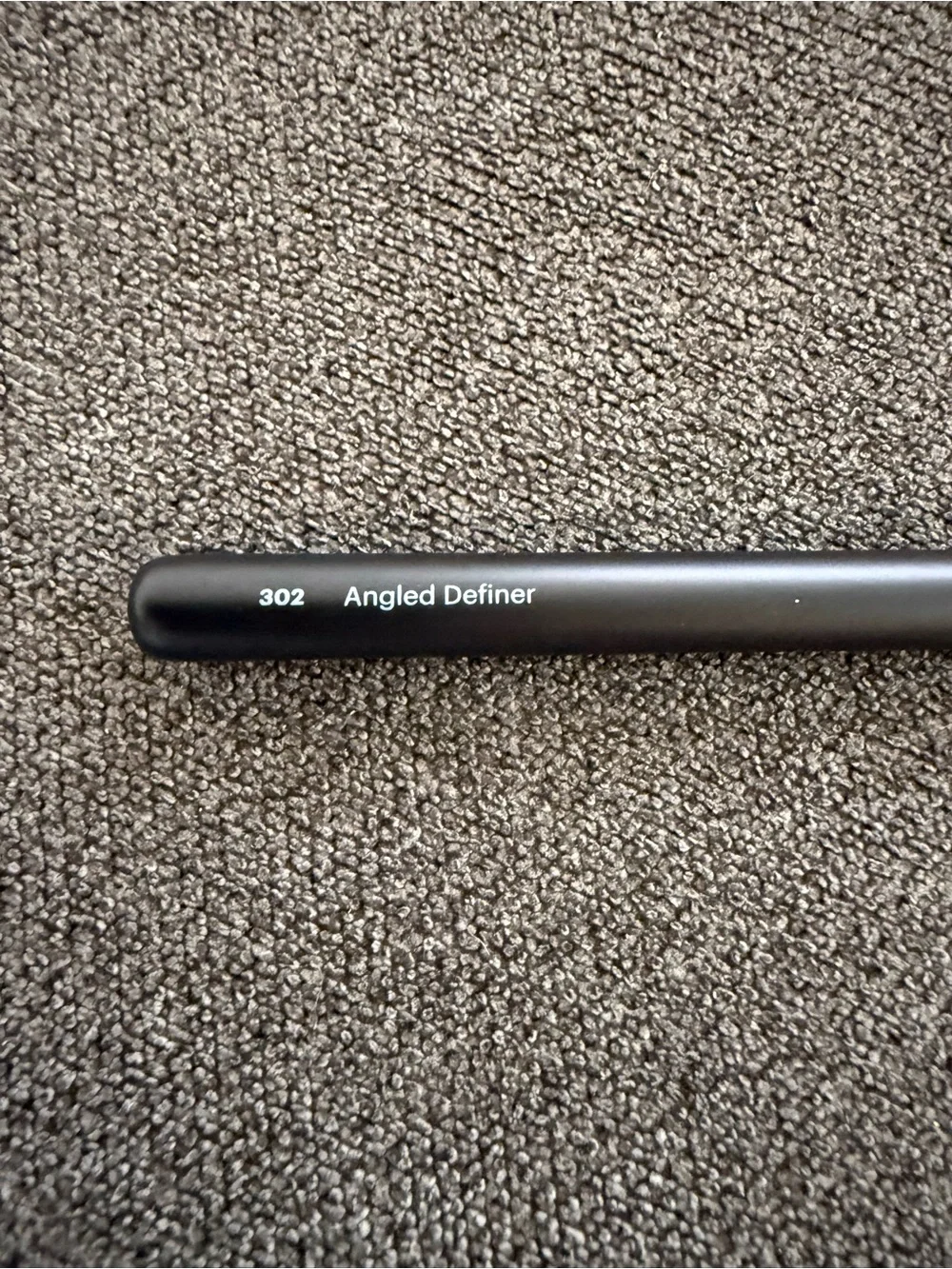 Goo Skin Beauty 302 Angled Definer Brush